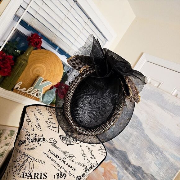 VTG Deborah New York Black & Gold Embellished Mesh Glamour Hat. main image 11